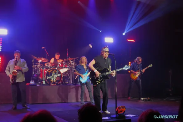 01_george-thorogood