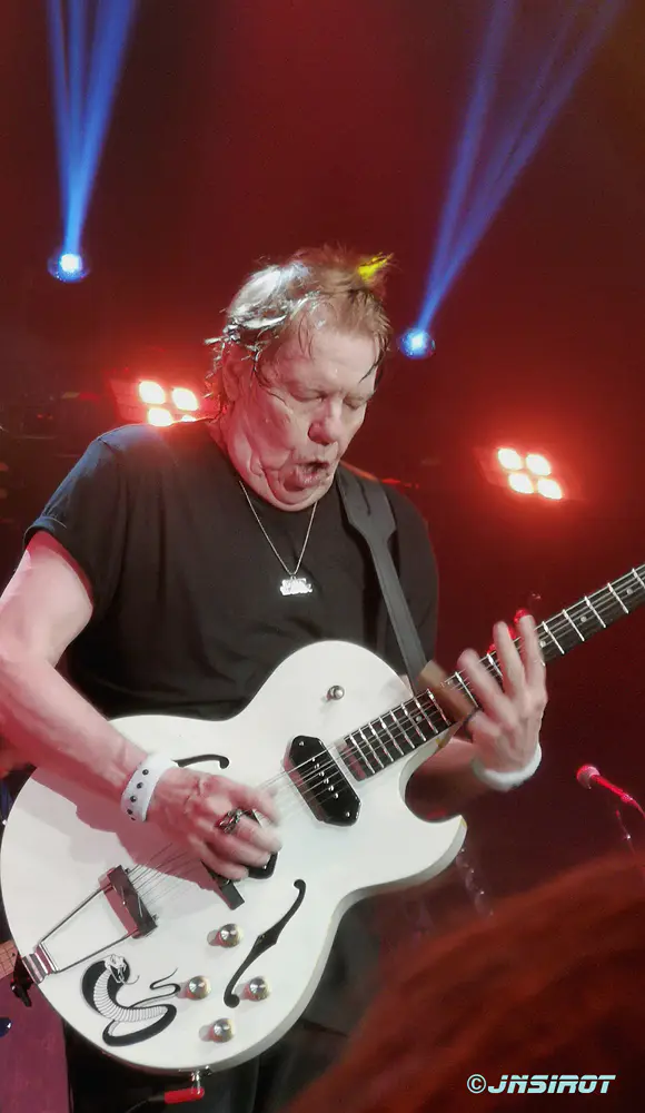 13_george-thorogood